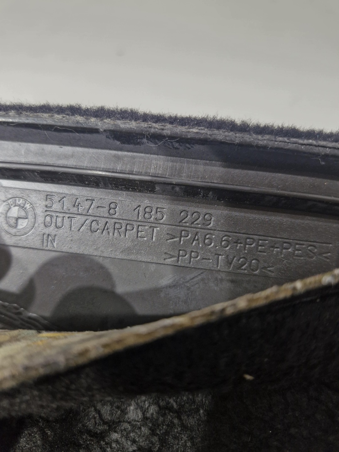 8185229 BMW E39 boot upholstery left rear part