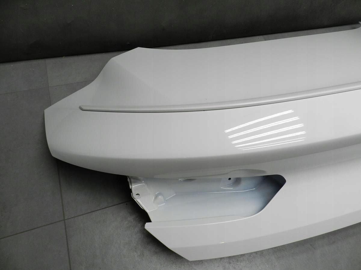 BMW 8 G15 boot door M SPORT A300