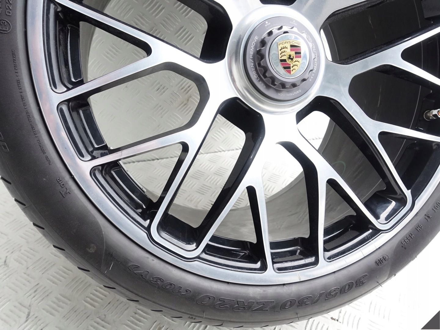 PORSCHE 991 TURBO S disk 11Jx20 ET59 305/30 7mm