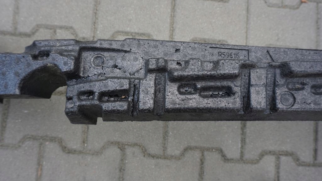 MERCEDES E 213 LIFT - ABSORBER nárazníku předek