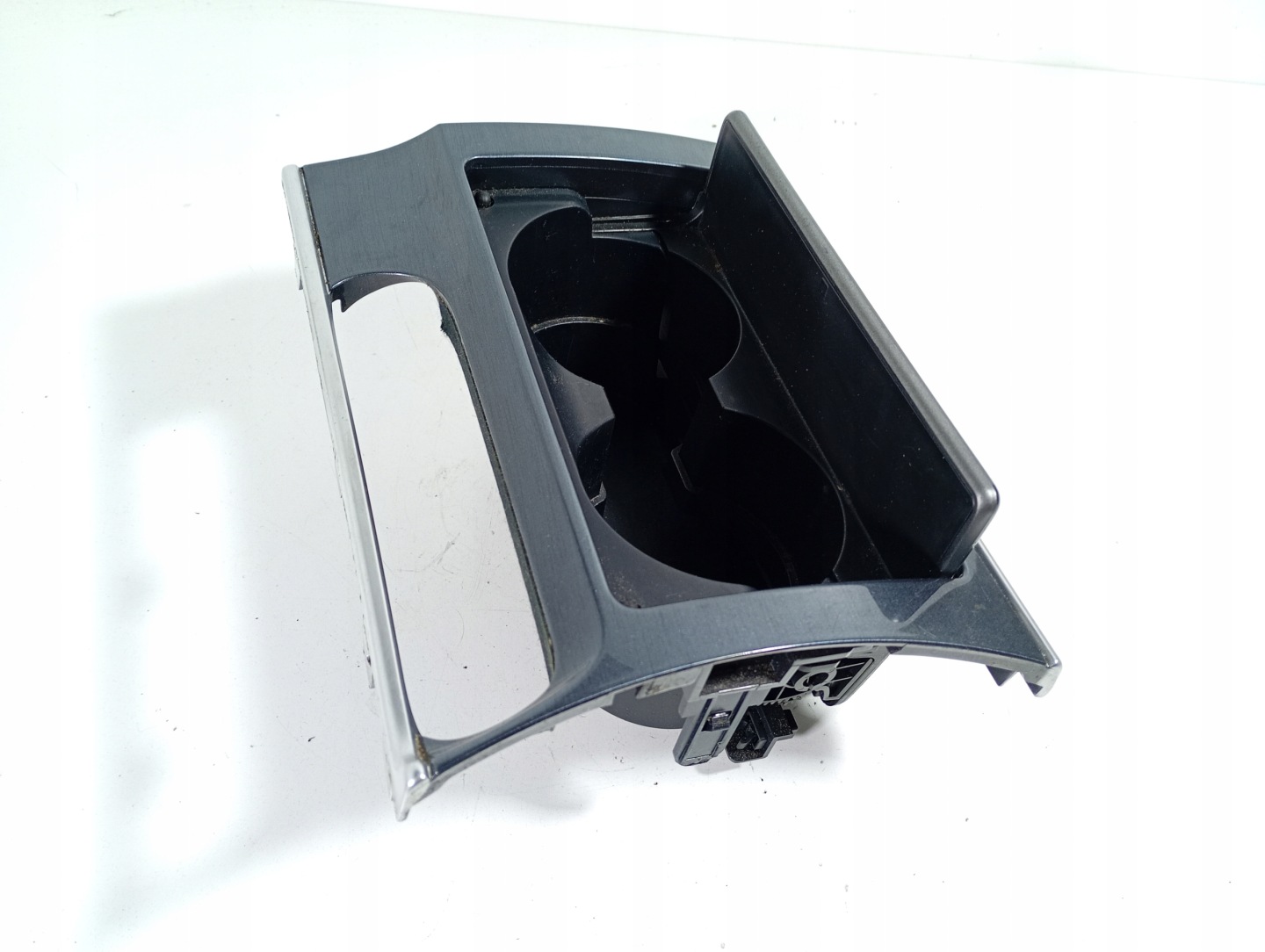 Mazda 6 VI 02-08 bracket for KUBKI CUPHOLDER OE GJ6A64361