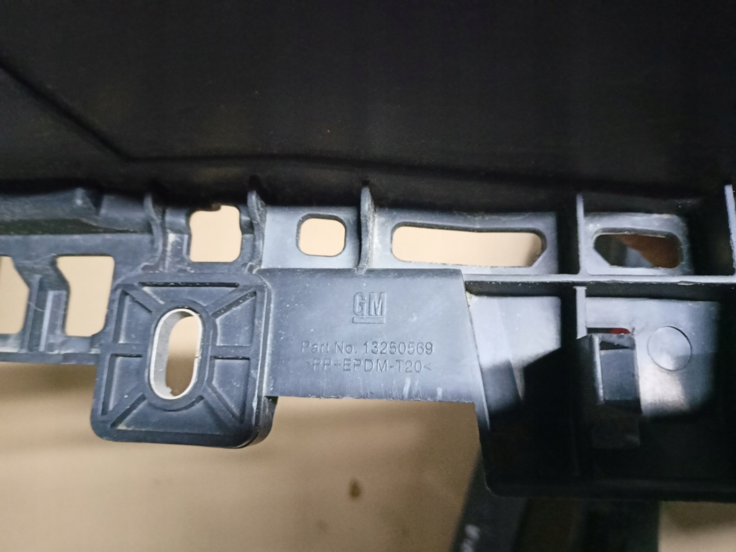 INSIGNIA A 13250568 cover supports sider pillar