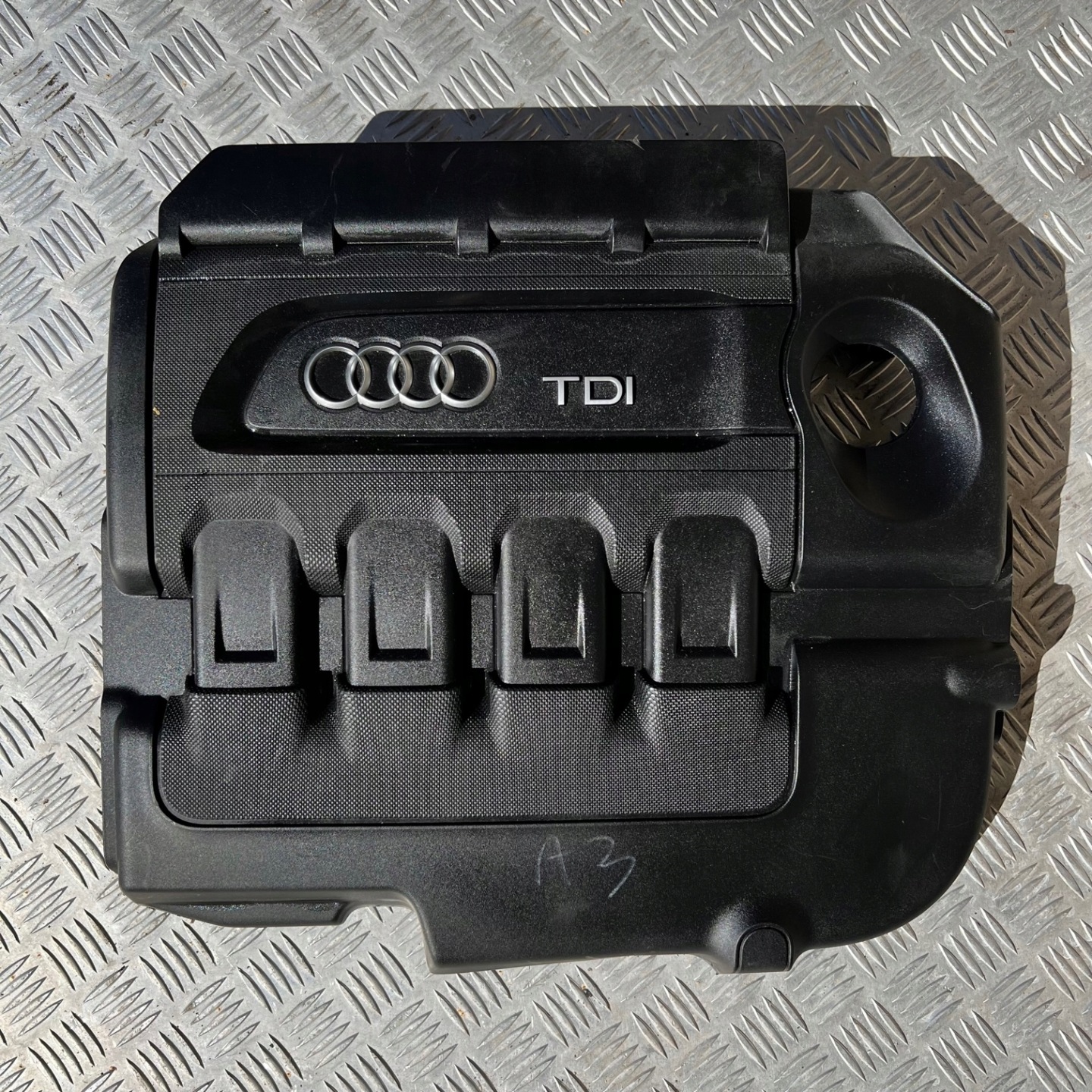 COVER COVER FOR ENGINE AUDI A3 04L103925R