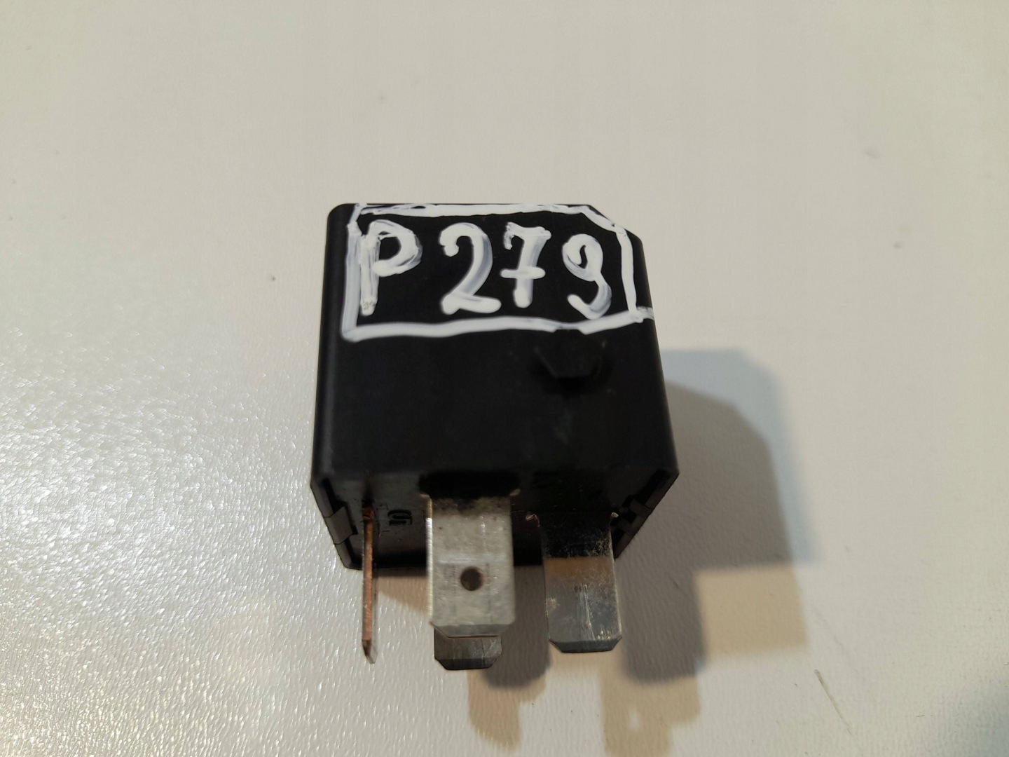 Volkswagen Arteon 3G8 relay 4H0951253A (P279)