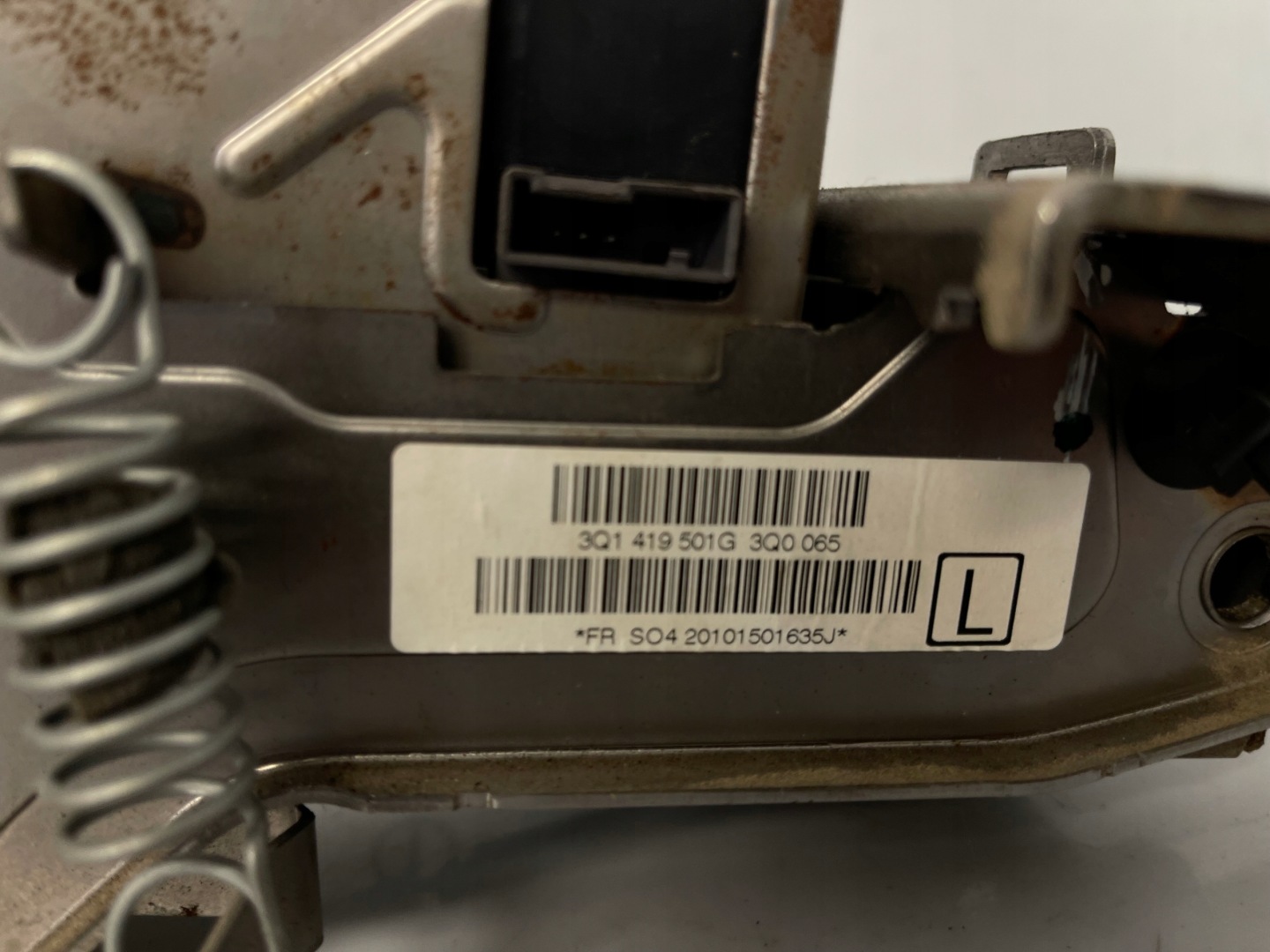 VW PASSAT B8 steering wheel rod blocking 3Q1419501G