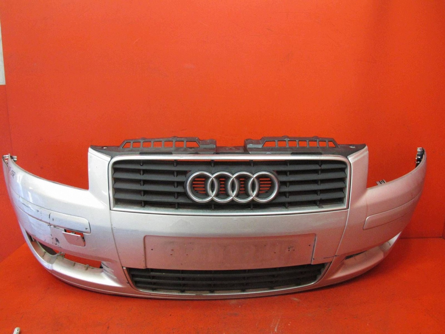 AUDI A3 8P 03- bumper front front SREBRNY LY7W small grill