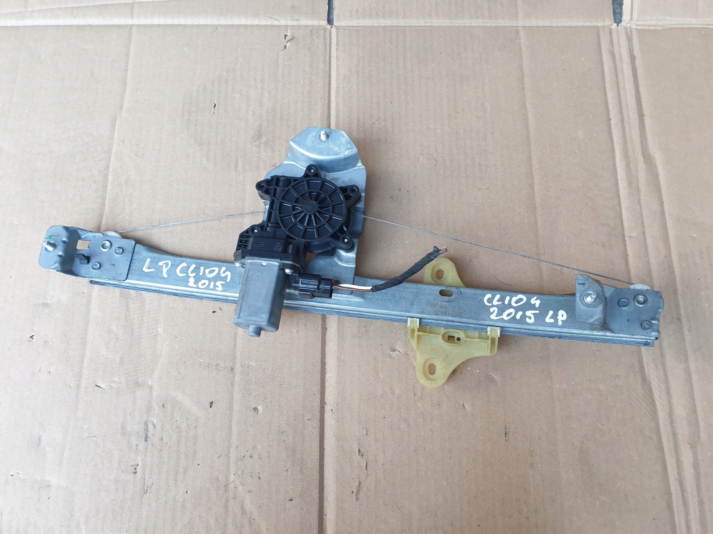 window regulator left front RENAULT CLIO 4 IV 807213867R 2013
