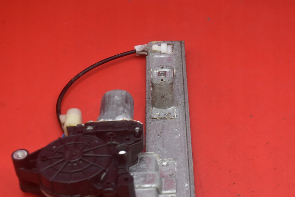 window regulator left rear part CM092160B CHEVROLET HHR 1 05-11