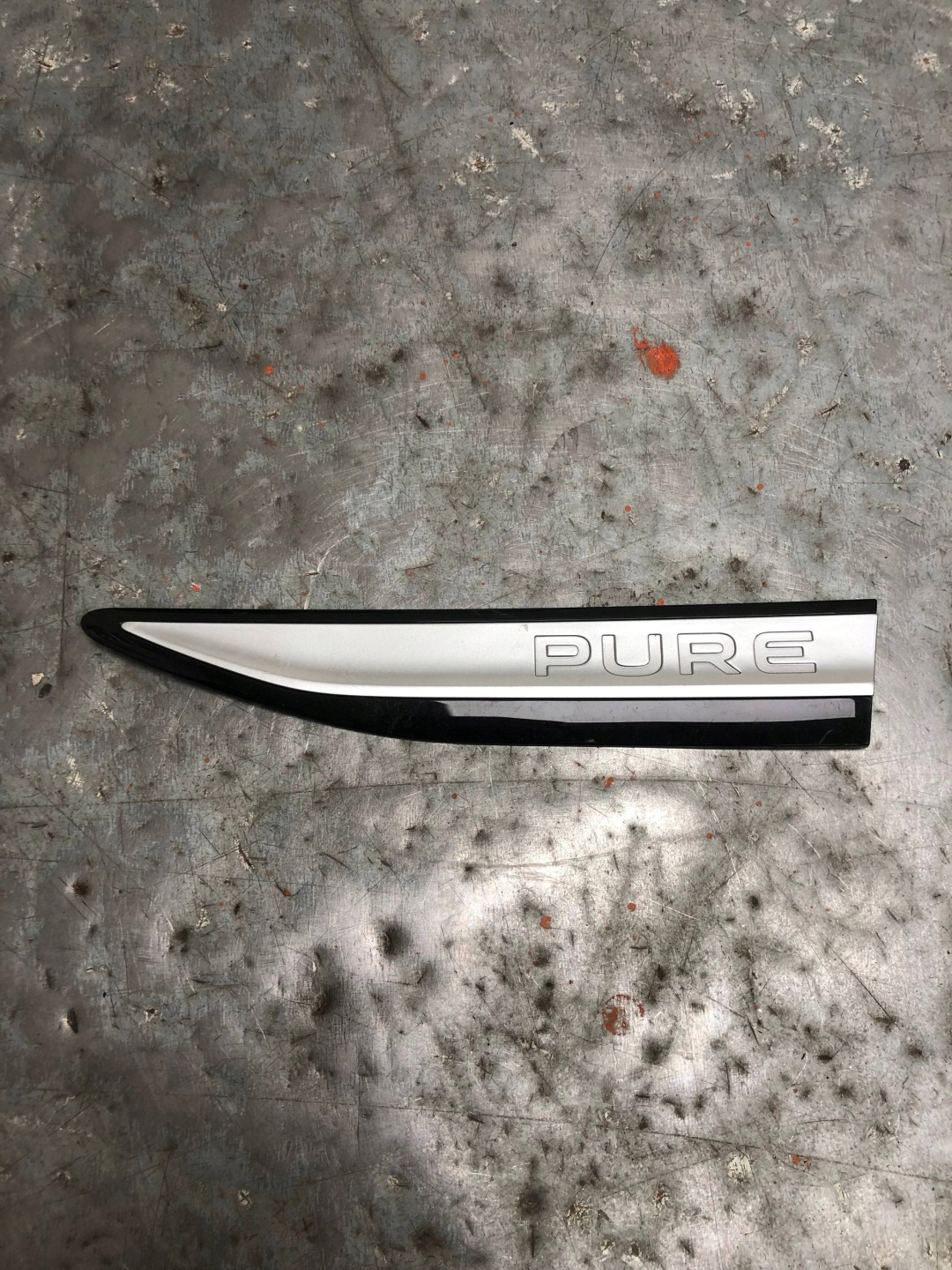 lišta DEKOR blatníku levý předek PURE VW ID4 ID.4 11A853689