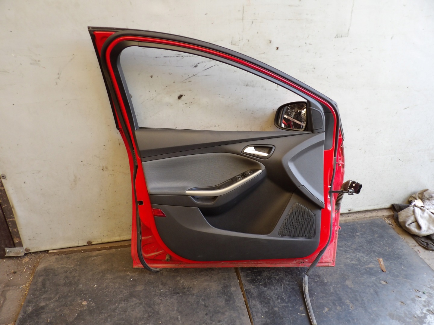 Ford Focus MK3 door front left lak. CB kombi