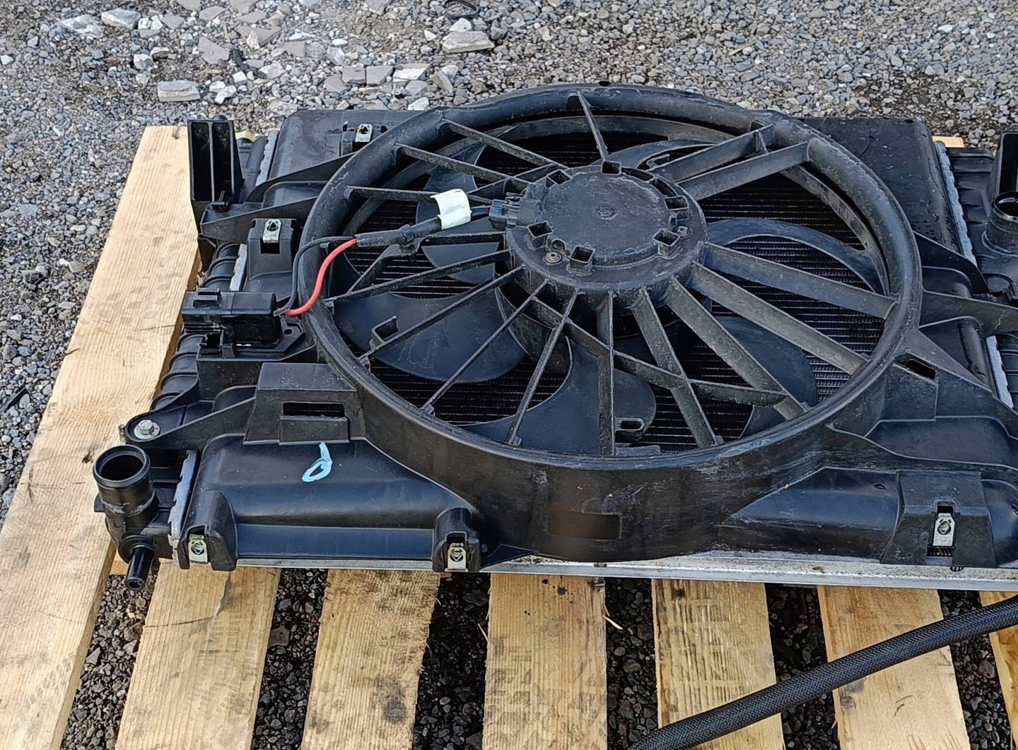 chladiče chladič ventilátor komplet Ford Mustang 5.0 3.7 2011-2014