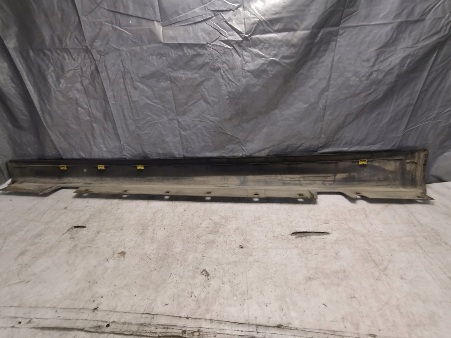 right moulding threshold BMW E90 k: Arktis Metallic (A34/7)
