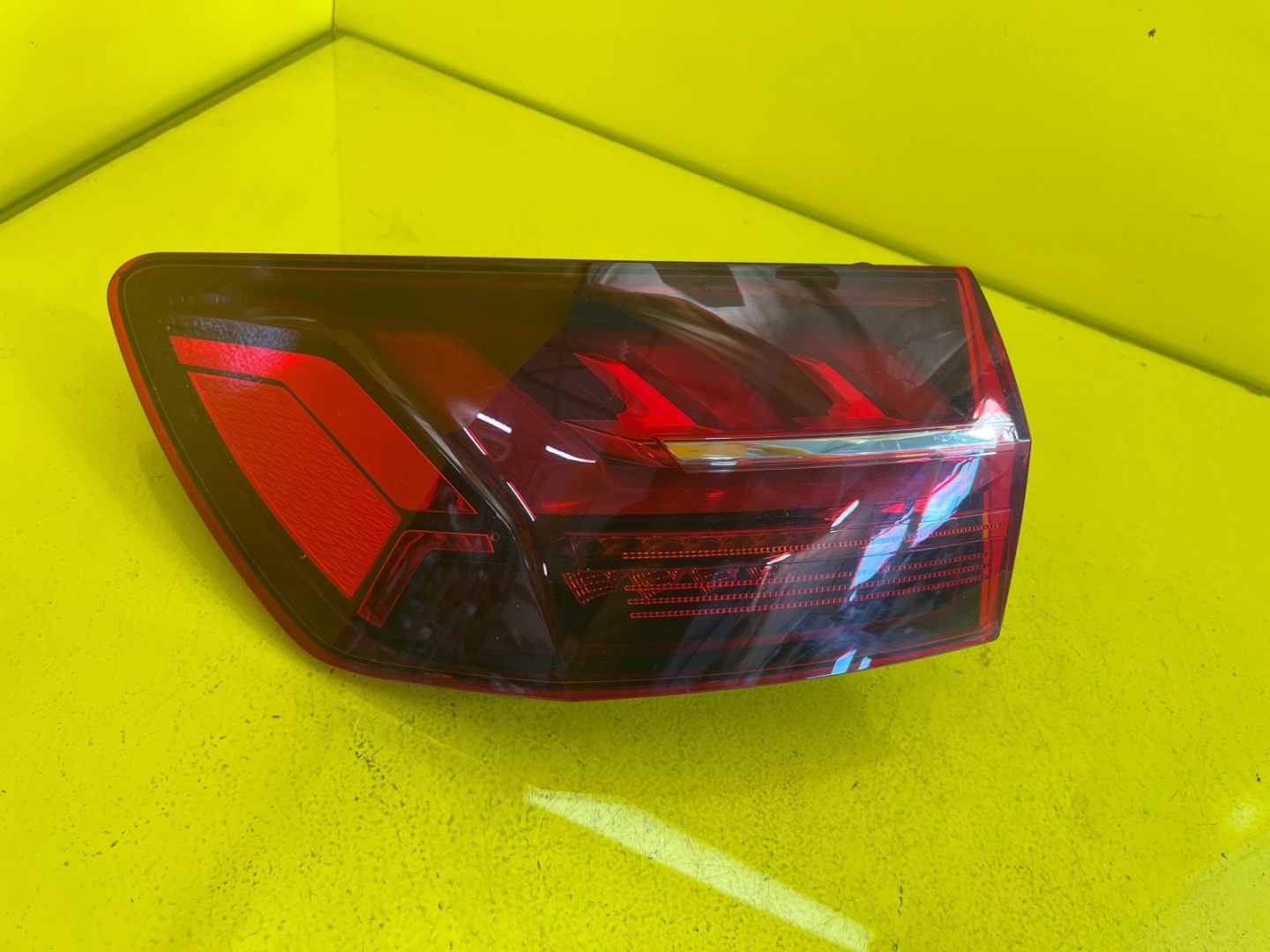 light rear left Audi A4 B9 LIFT KOMBI MATRIX LED 8W9945091AA