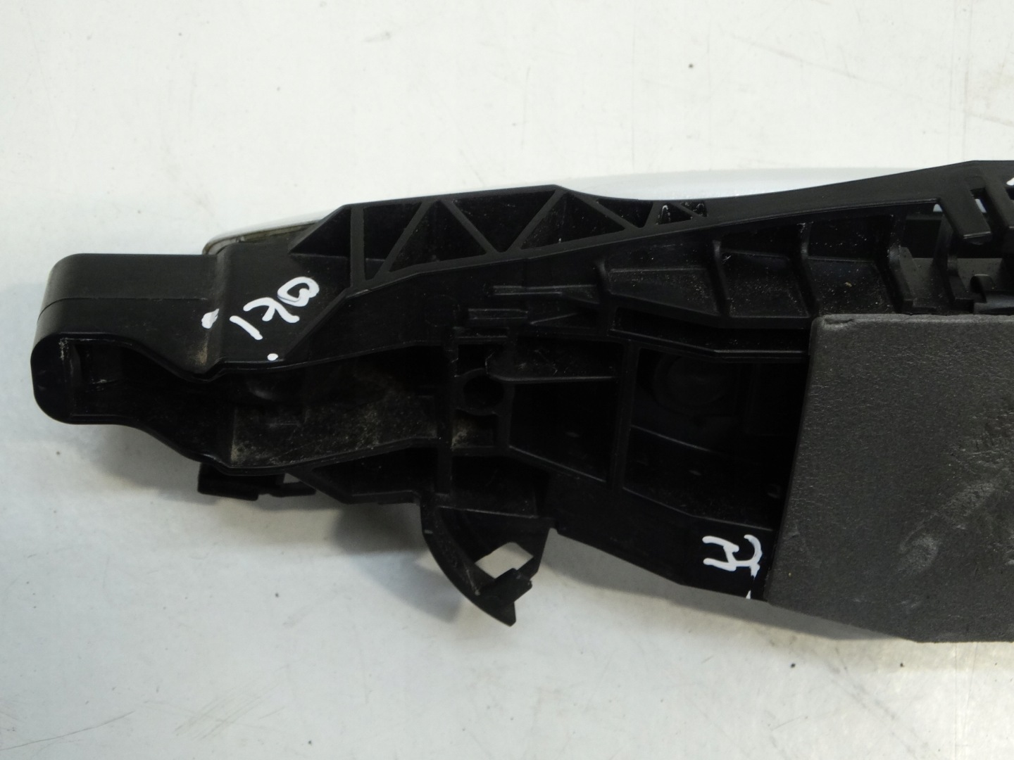 handle exterior right rear part PEUGEOT 3008 II GE0016532