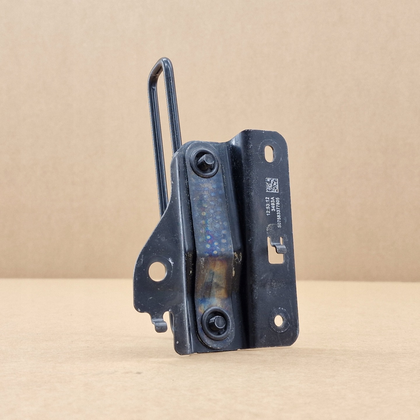 left RYGIEL hook bonnets VOLVO EX90