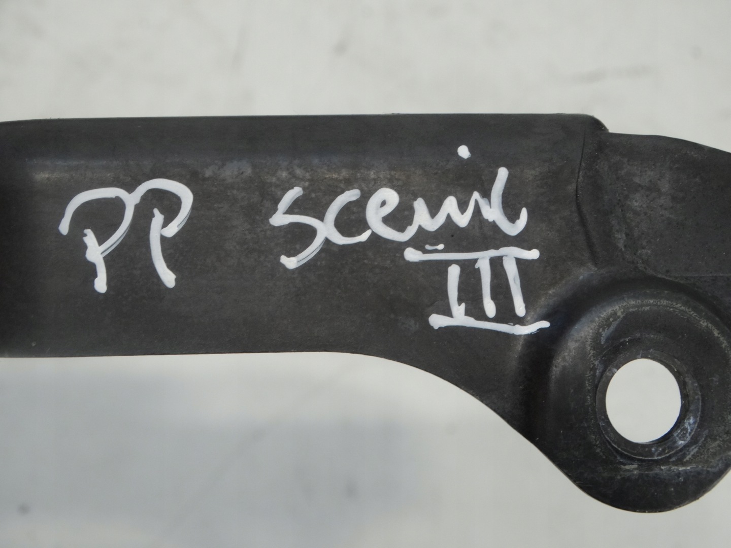 Support Support plaque Droite Avant Aile RENAULT SCENIC III 631220010R