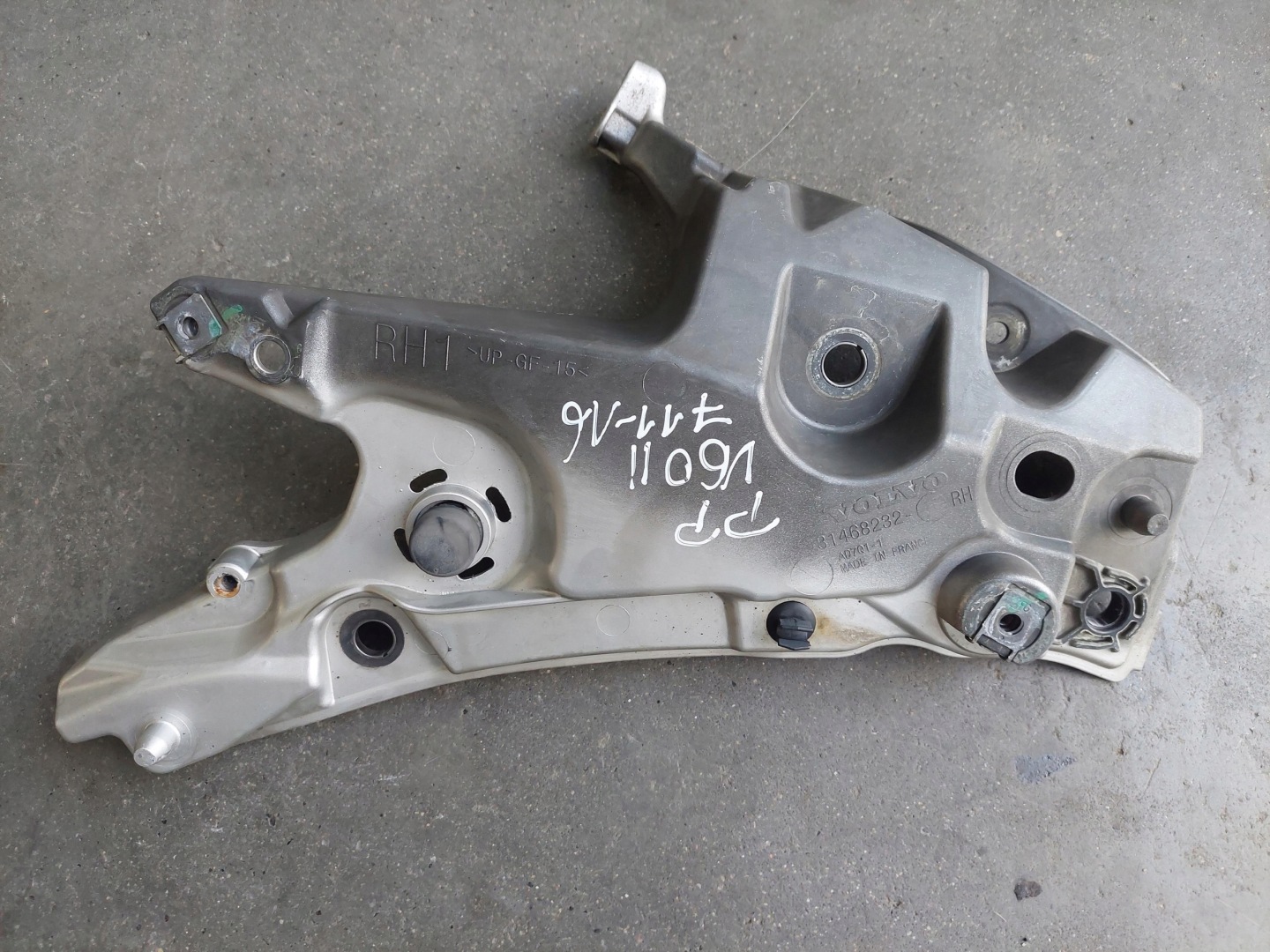 Poignée Support plaque Support Aile Avant Droite 31468232 VOLVO V60 II