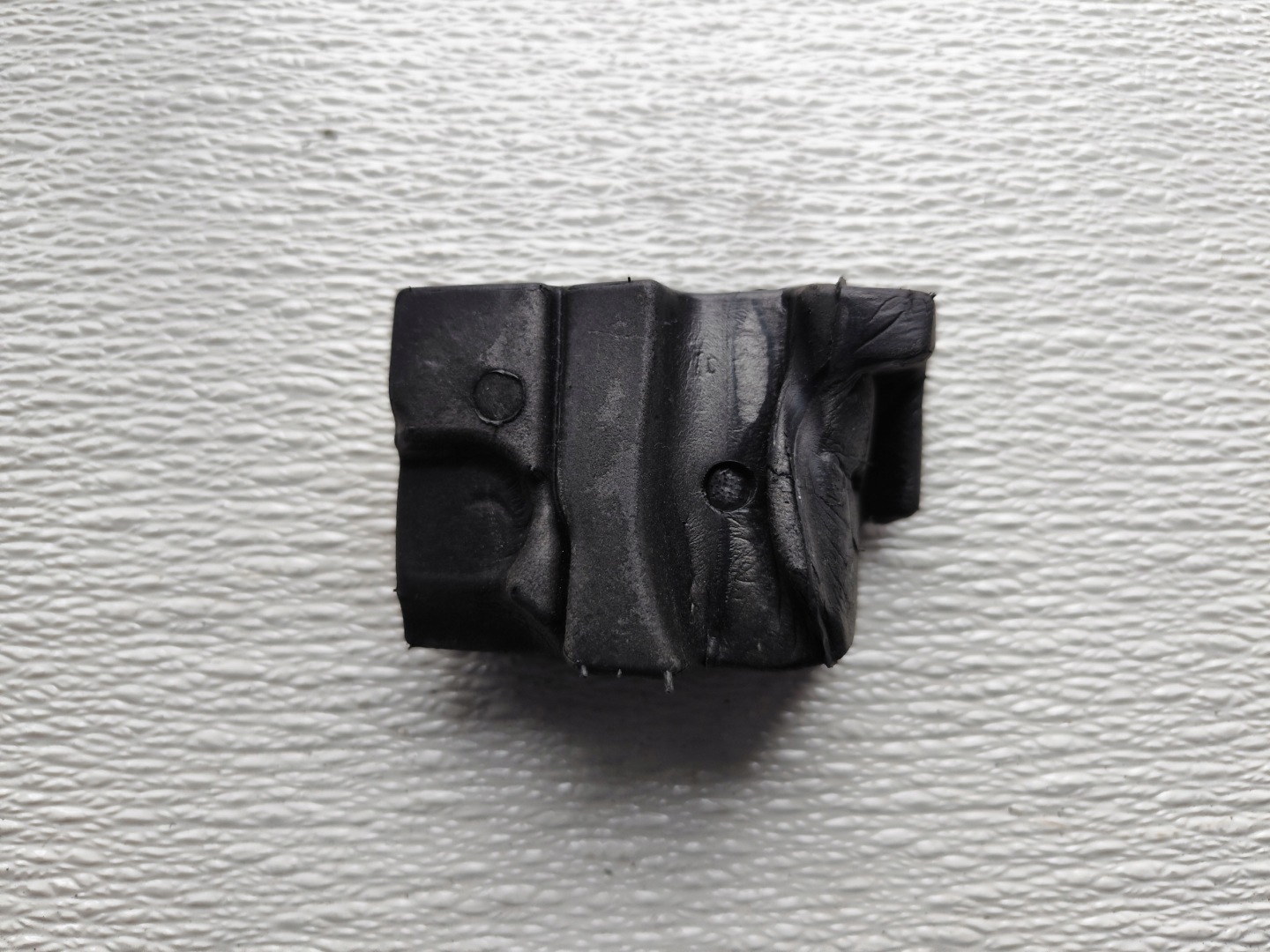 OPEL CORSA E 2015 R. WYPRASKA soundproofing under the window left 13427599