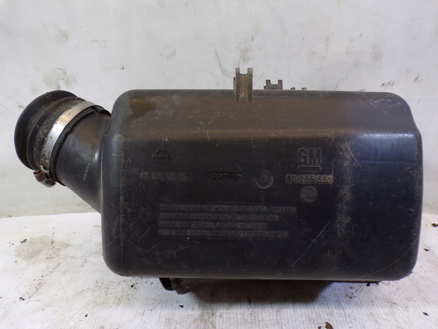 Abdeckung OBUDOWY filter luft OPEL KADETT GSI 2.0 C20XE 90265589