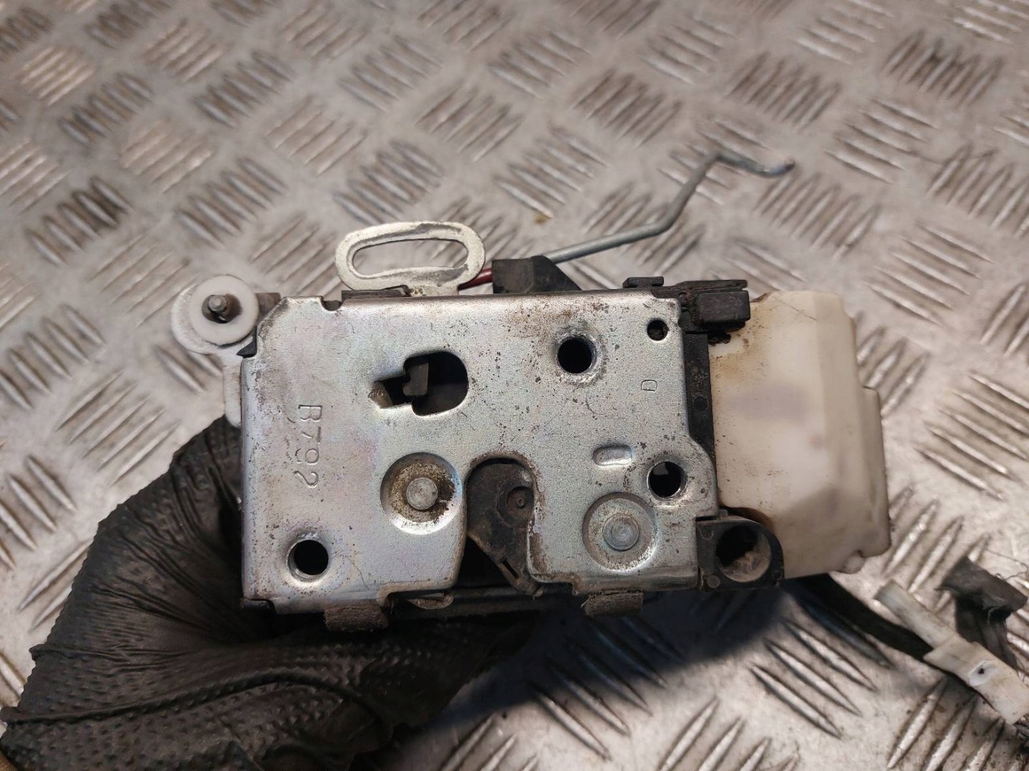 lock door right front + handles ALFA ROMEO 147 and 46736145