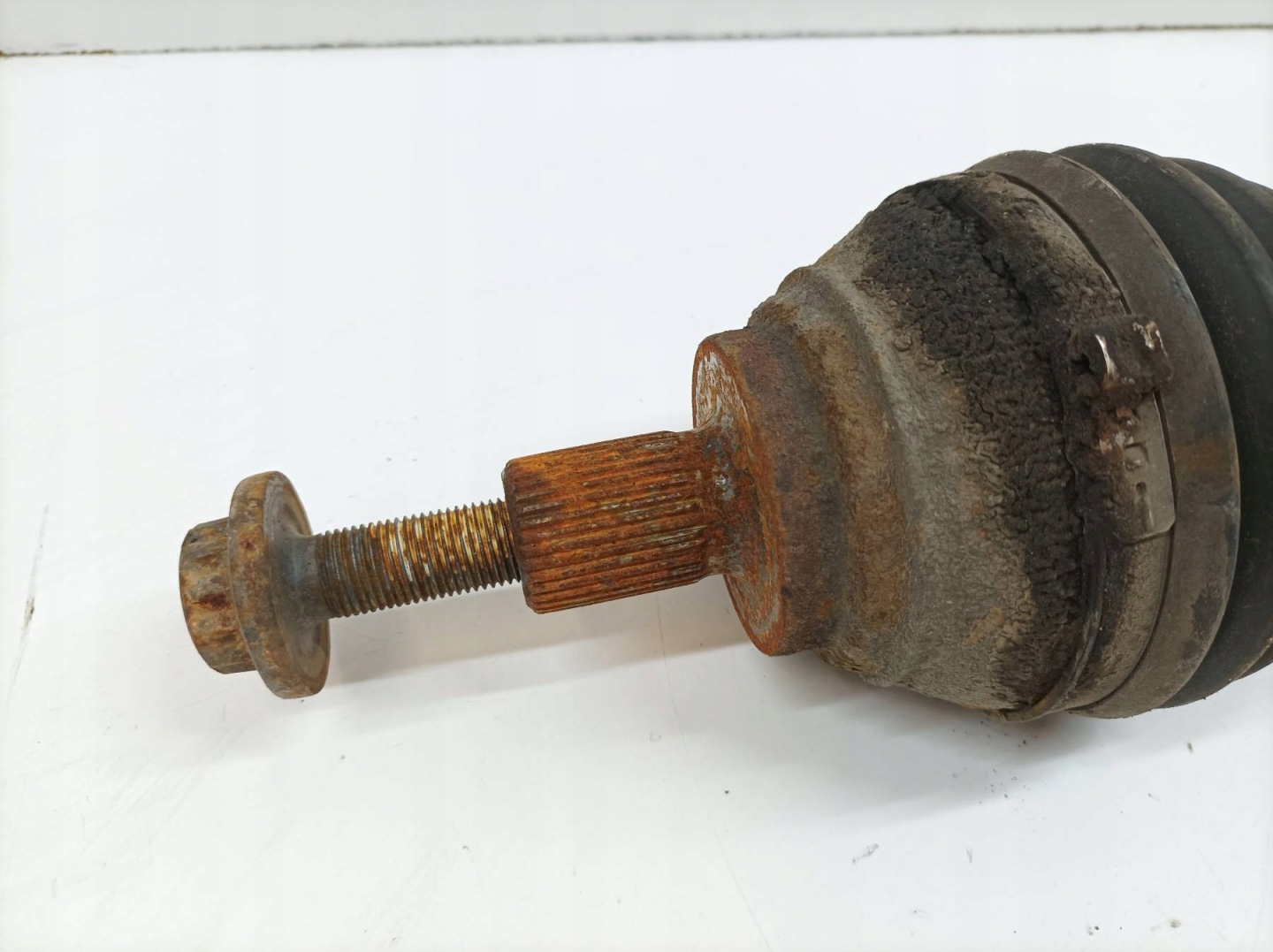 semi-axis left front 1.6 TDI 105 KM Skoda Superb II (2008-2015)