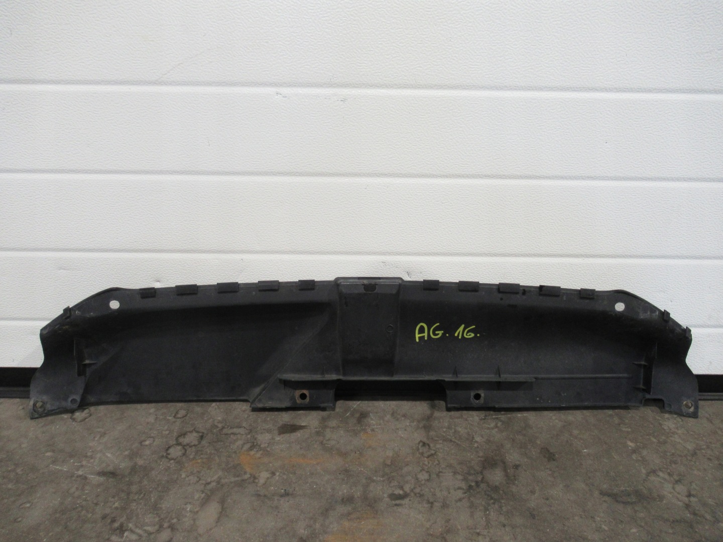 AUDI A4 B8 kryt Horn stěny předního 8K0807081