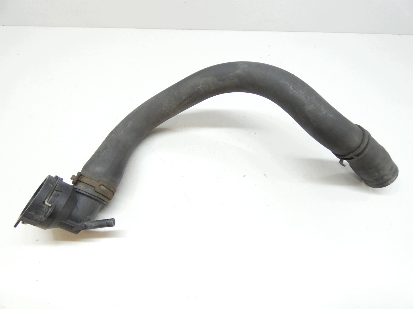 prijenos crijevo vode VW PASSAT B6 2.0 TDI BKP 05-10 3C0122101BC