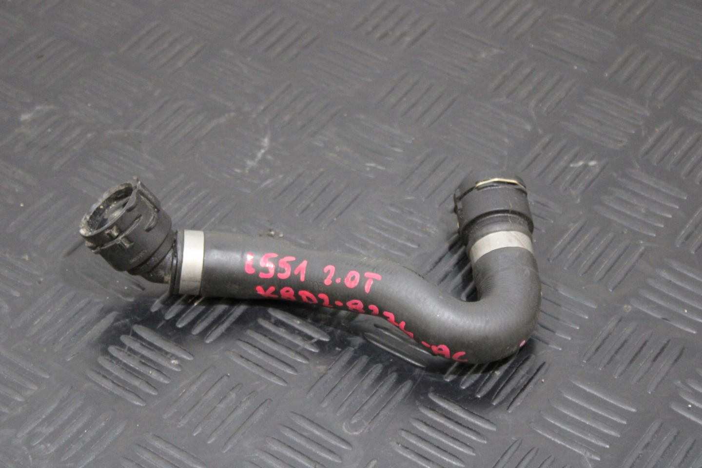 crijevo prijenos vode K8D2-8274-AC LAND ROVER EVOQUE II 2 L551