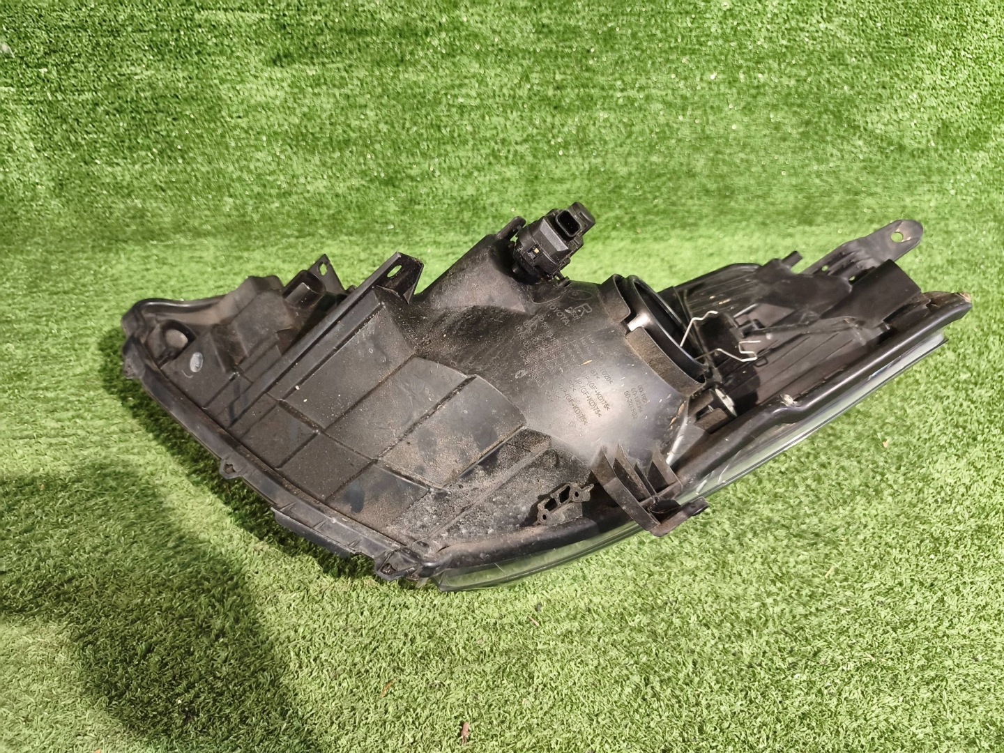 REFLEKTOR right front TOYOTA YARIS III LIFT 17- NR.R1472