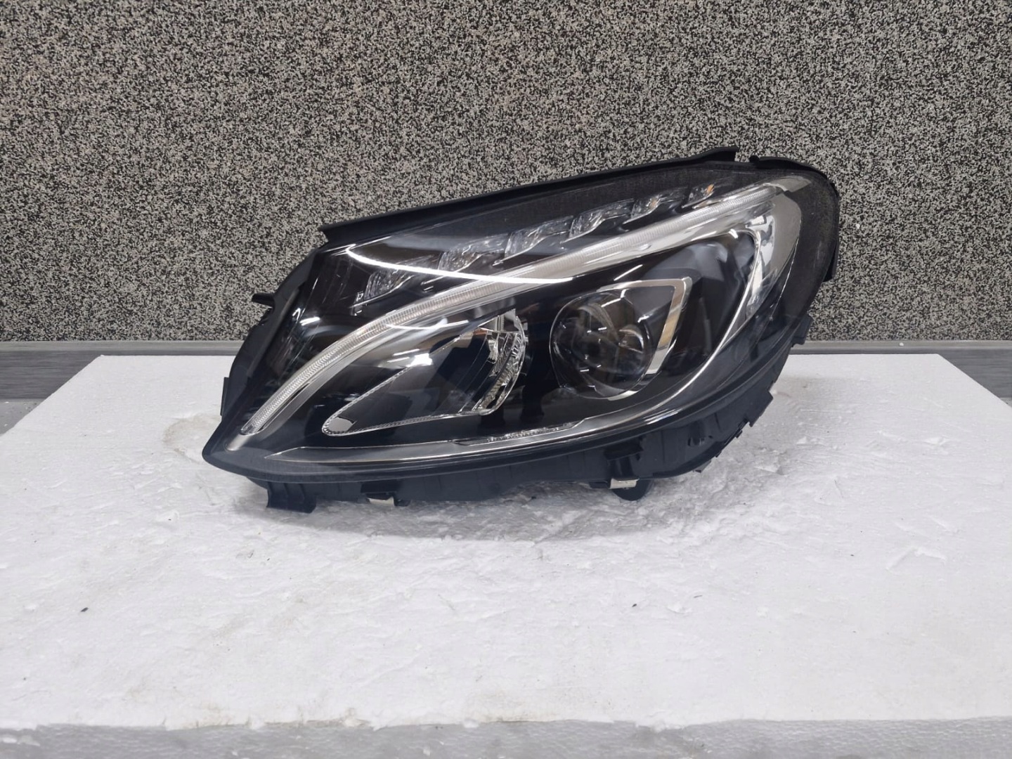 Leuchte Mercedes C Klasa W205 Full LED Perfomace