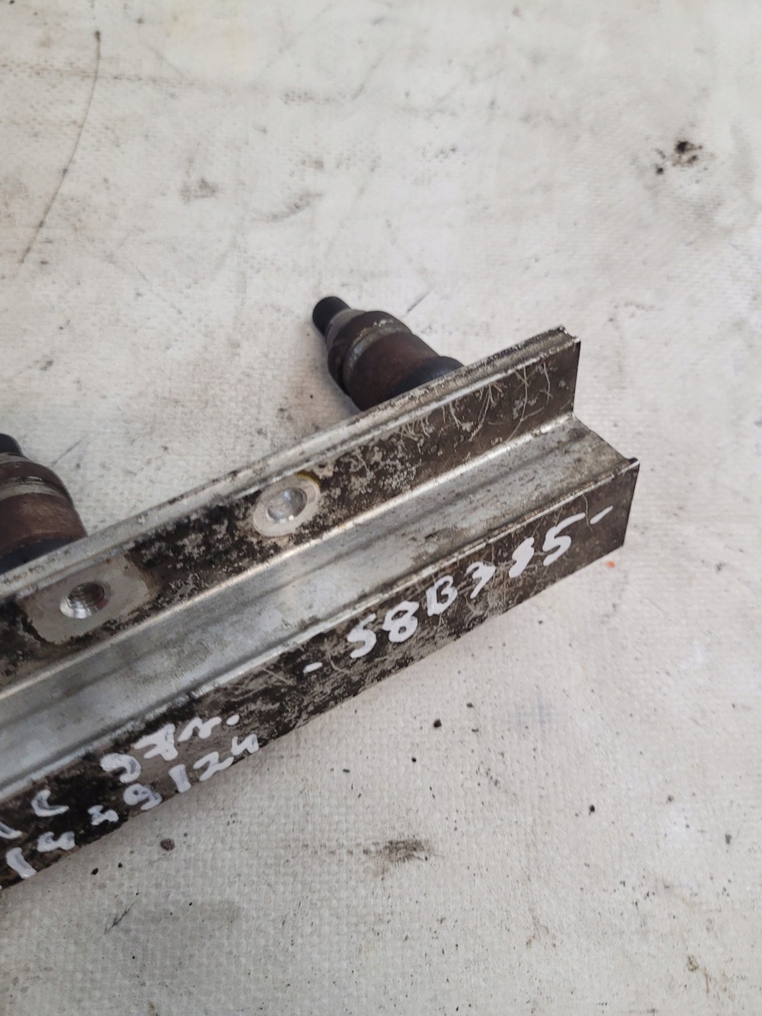 injection ramp + injectors HONDA CIVIC VI 1.4B 97r.
