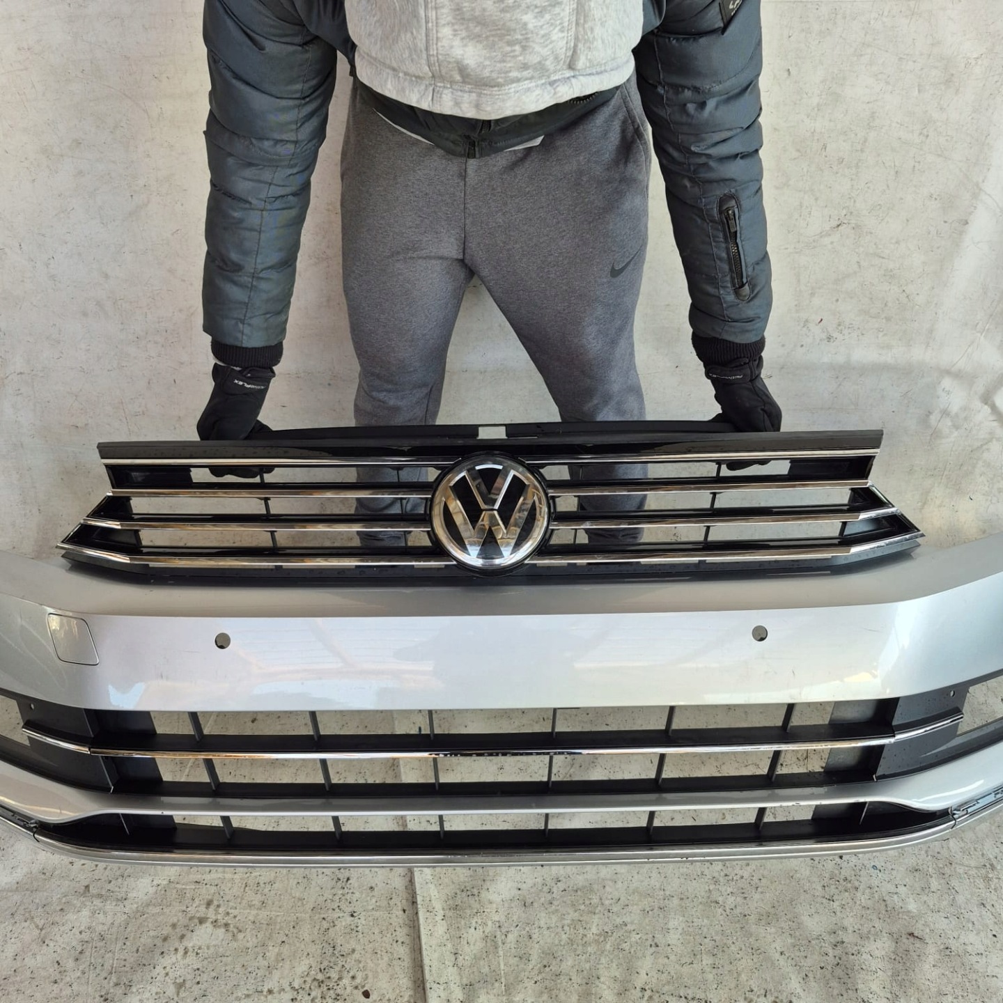 VW PASSAT B8 3G0 HIGHLINE 14- bumper front front PDC 3G0807221A