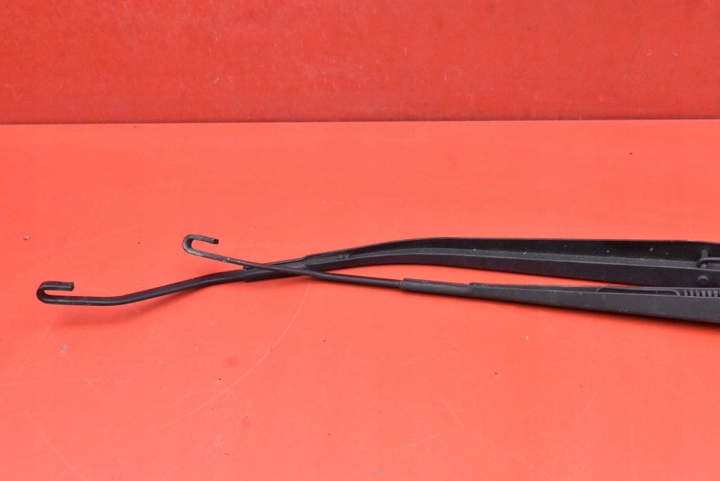 wiper arm front EU SATURN VUE 2 II 07-10
