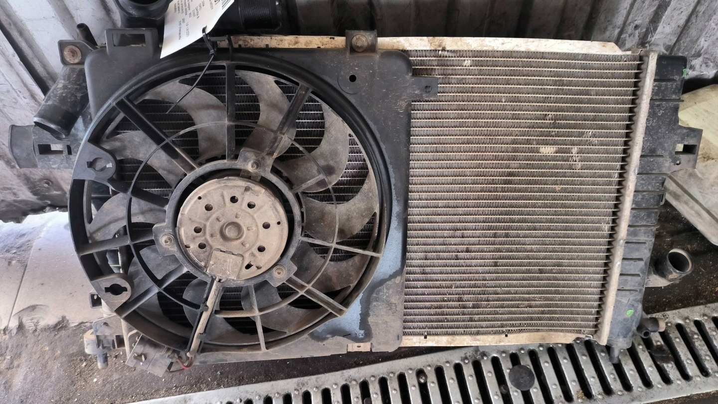 water cooler 13132559 1.9 CDTI OPEL ZAFIRA B
