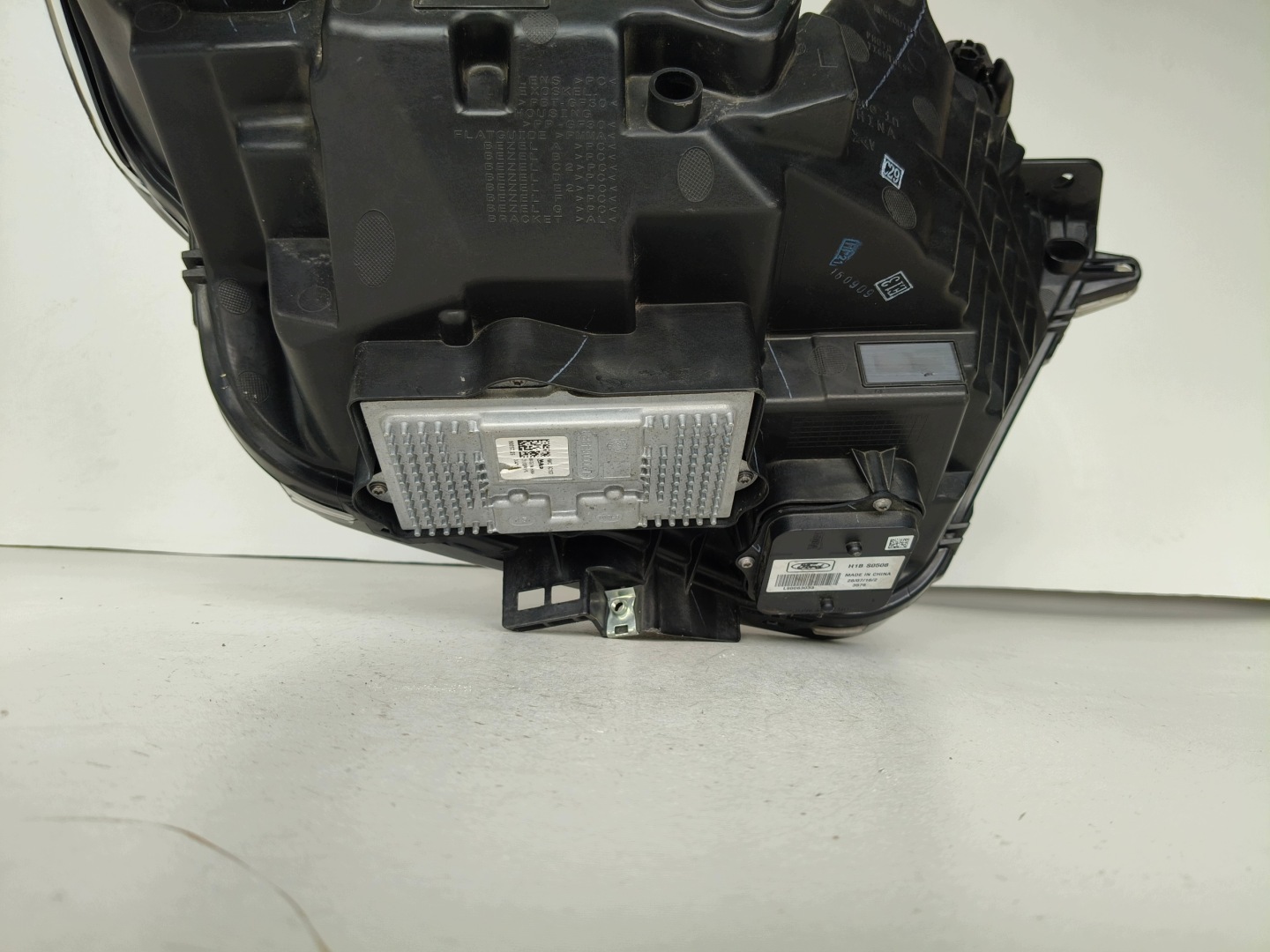 světlo levá REFLEKTOR FORD EDGE 16- FULL LED