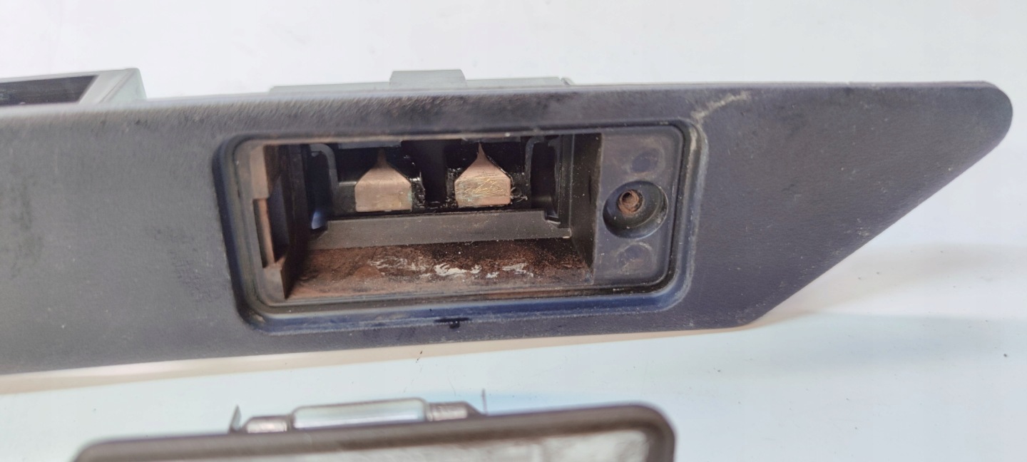 PODSWIETLENIE PANNEAU COUVERTURE AUDI A3 8P 8P0827574 *2*