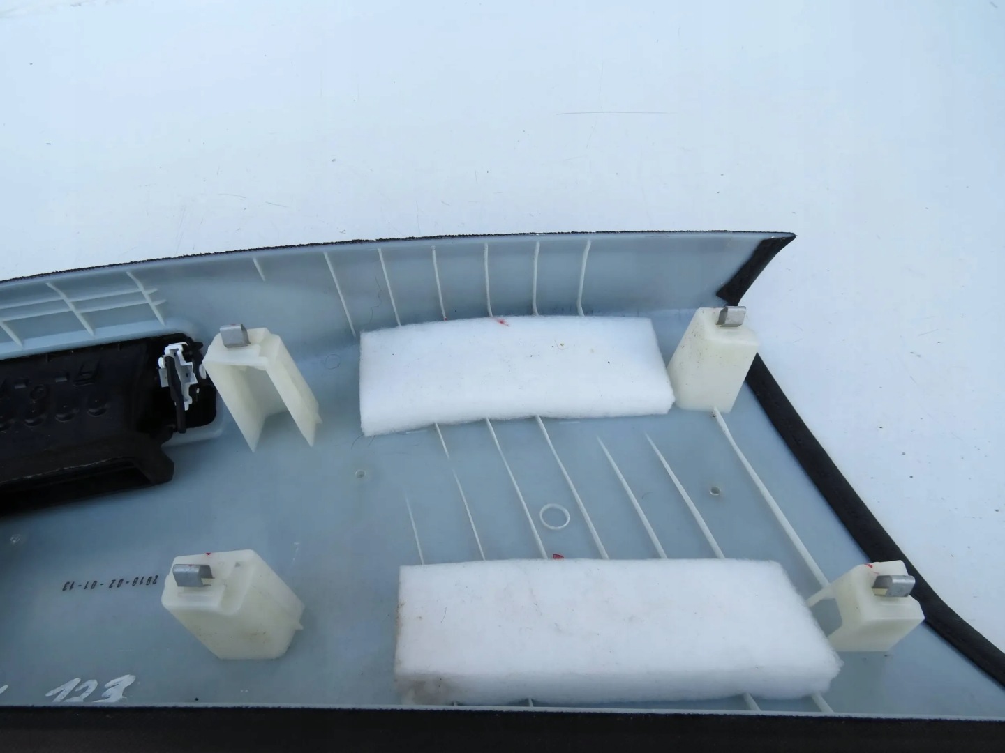 cover SLUPKA B left VOLVO XC60 II 17