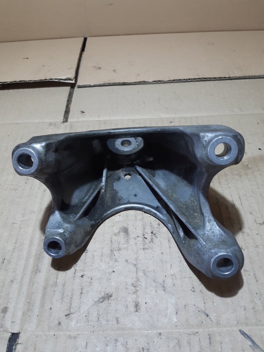AUDI Q7 4L 3.0 TFSI holder left engine mount left 7L8199307H