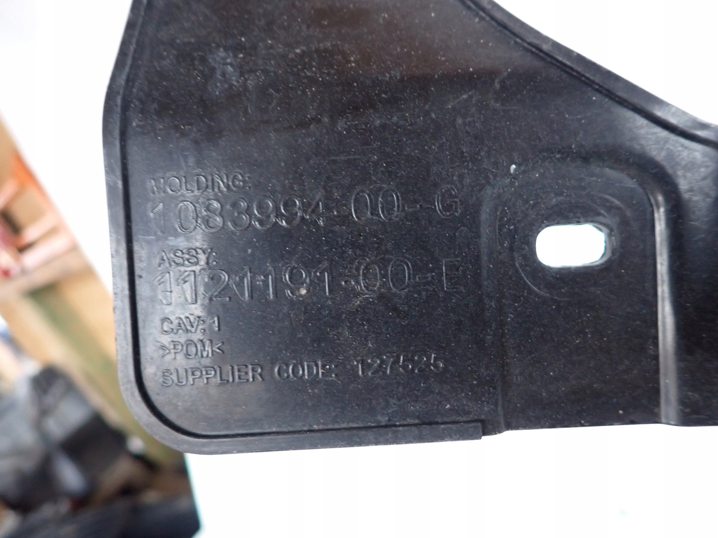 TESLA 3 III 17-21 holder bumper bracket rear part