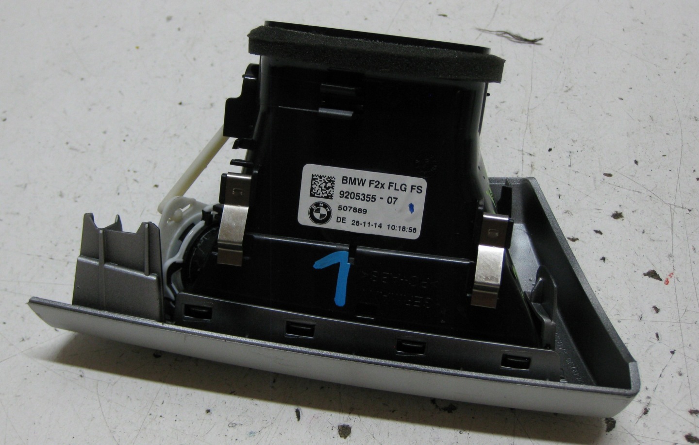 BMW F20 1.6i 14R grid air conditioning devices left 9205355