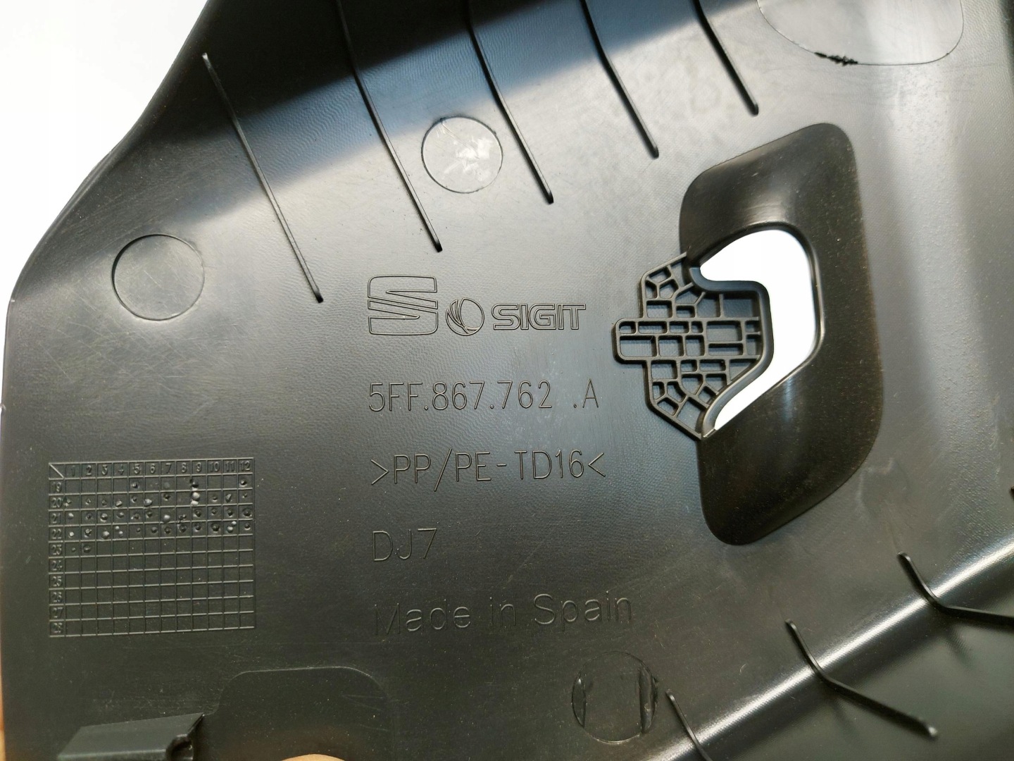 CUPRA FORMENTOR 5FF side upholstery right 5FF867762A