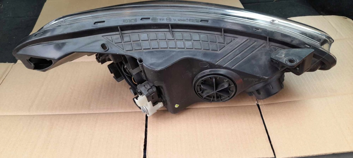 light left front HYUNDAI I20 2 II 92101-B9