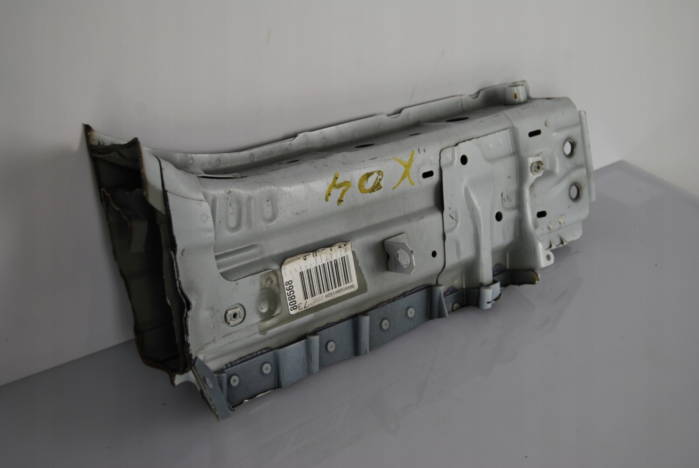 quarter left front Chevrolet Camaro 2016+