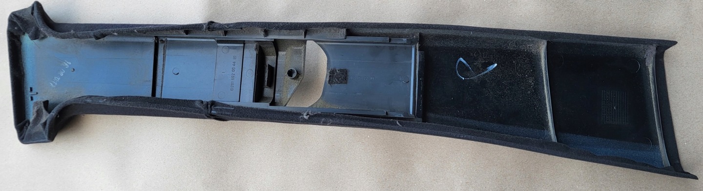 cover side SLUPKA B left central black MERCEDES E W210 OE EU