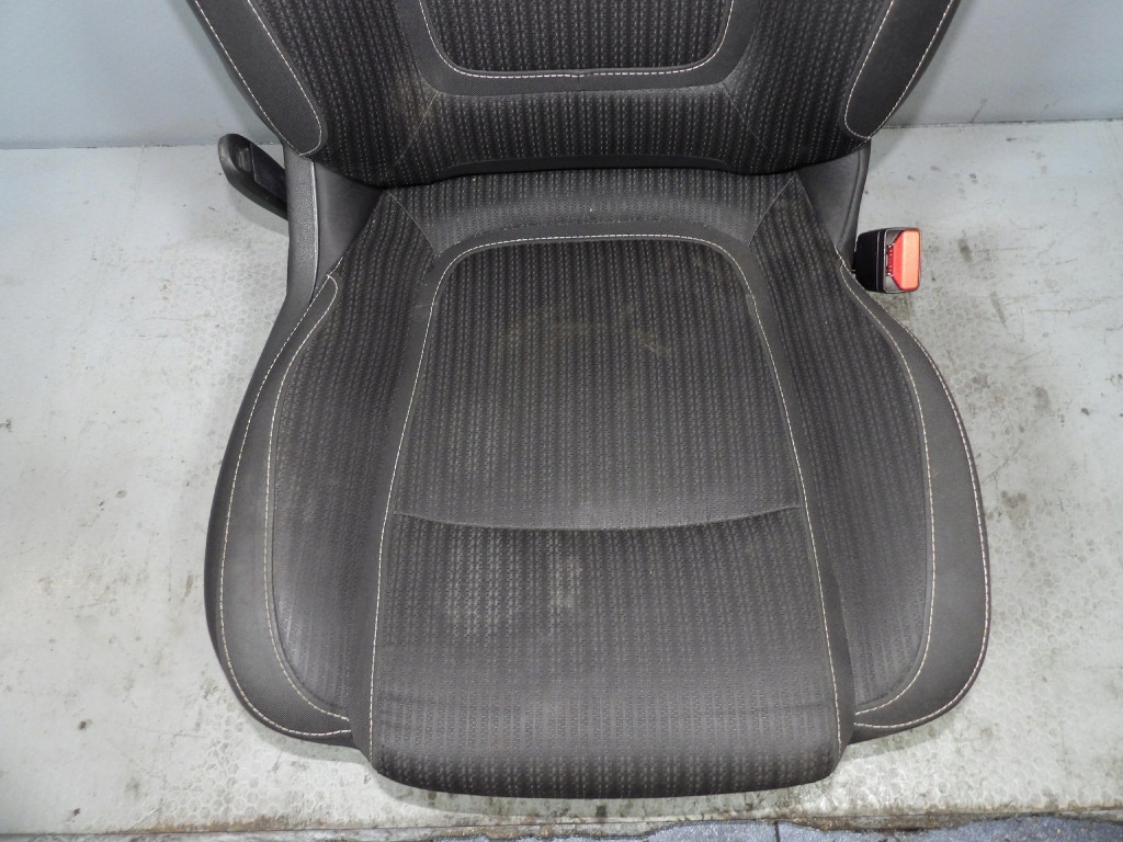 RENAULT MEGANE IV Berline Siège Passegers GRZANY
