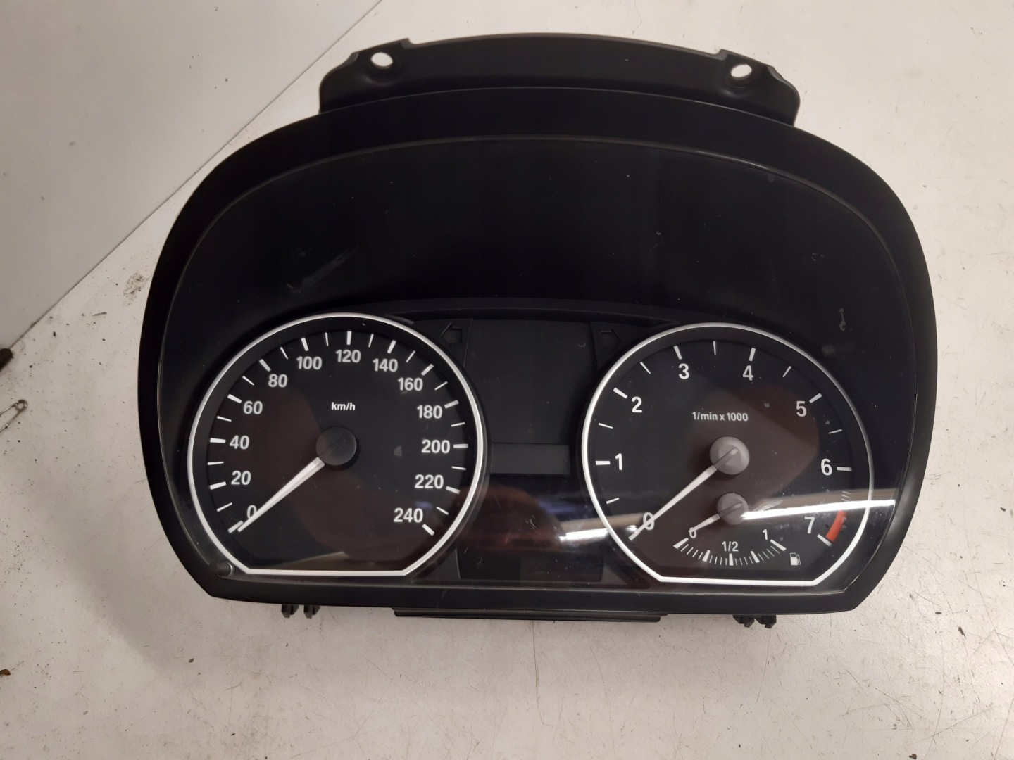 Instruments tachymètre compte tours 9220941 BMW E81