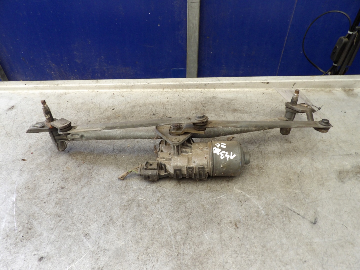 Skoda Fabia and wiper mechanism front