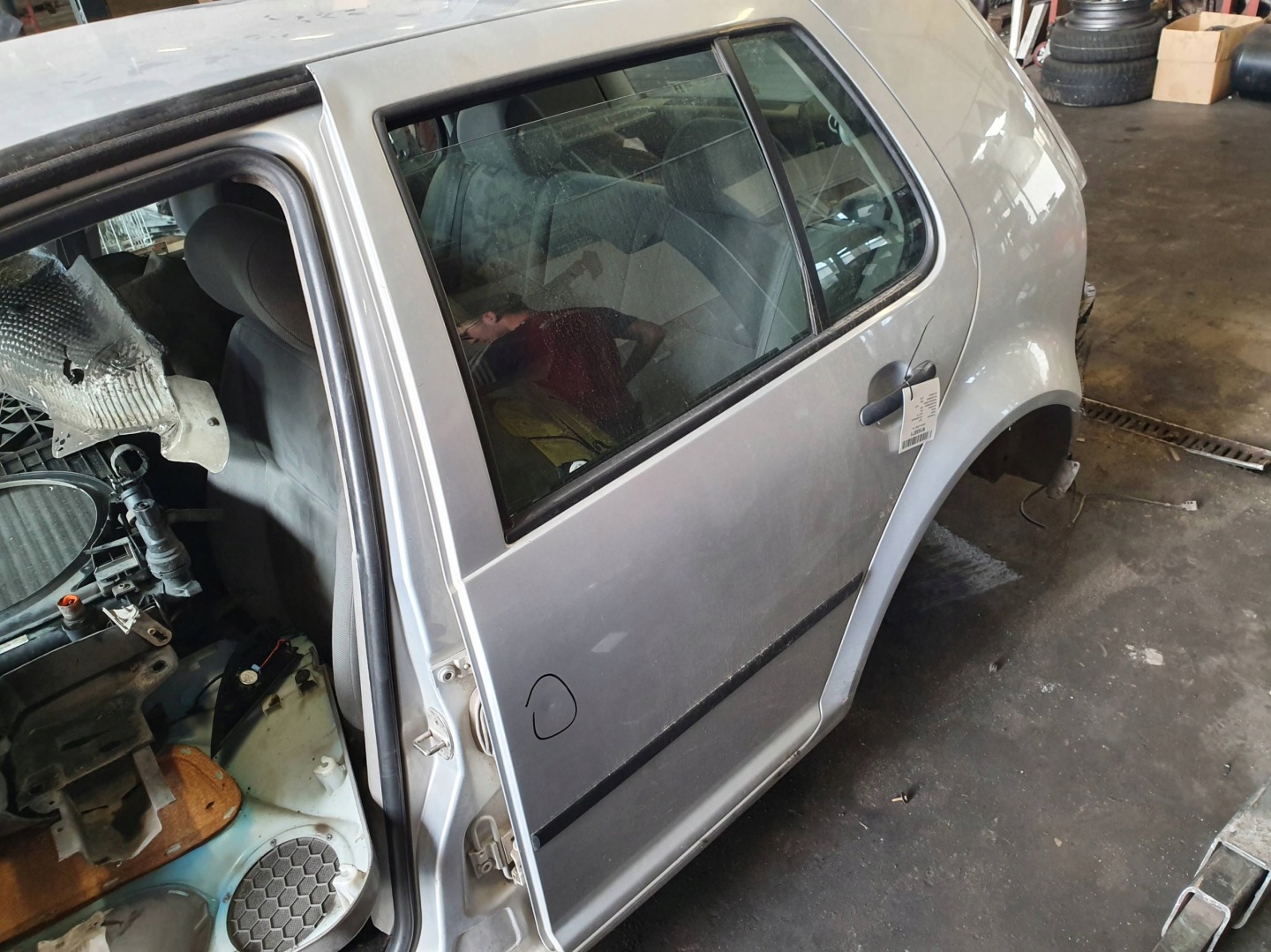 Tür links heck LB7Z VOLKSWAGEN GOLF IV