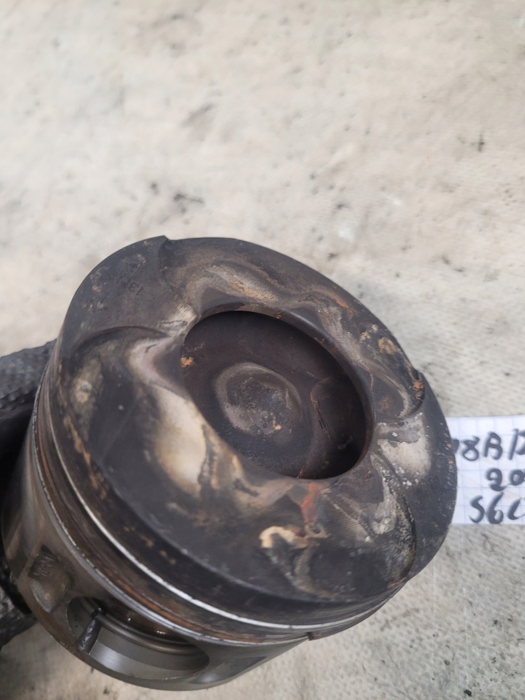 Piston 8857 + Bielle 611 MERCEDES W203 2.2CDI