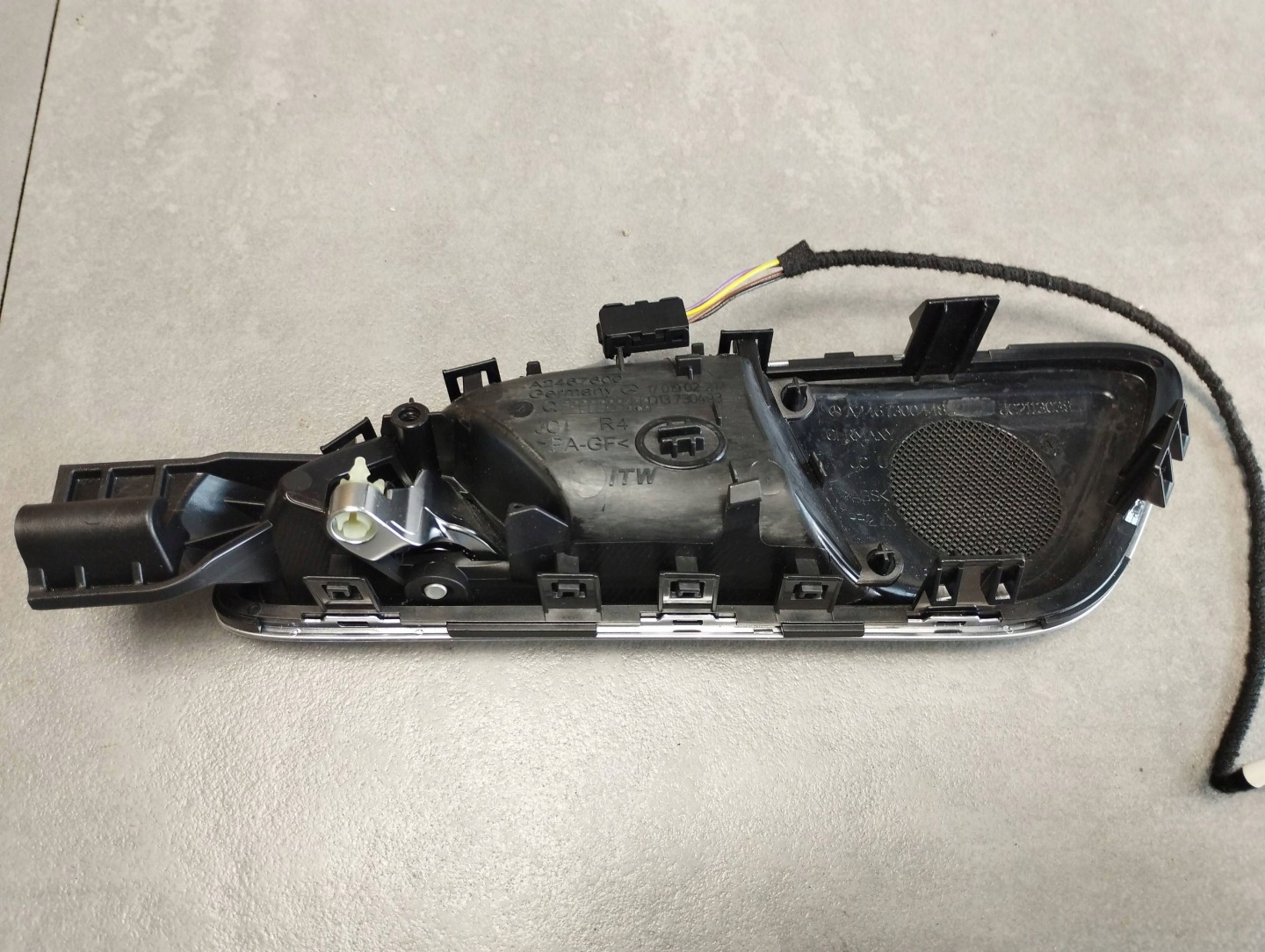 Mercedes-Benz B W246 W242 handle inner right rear part A2467600